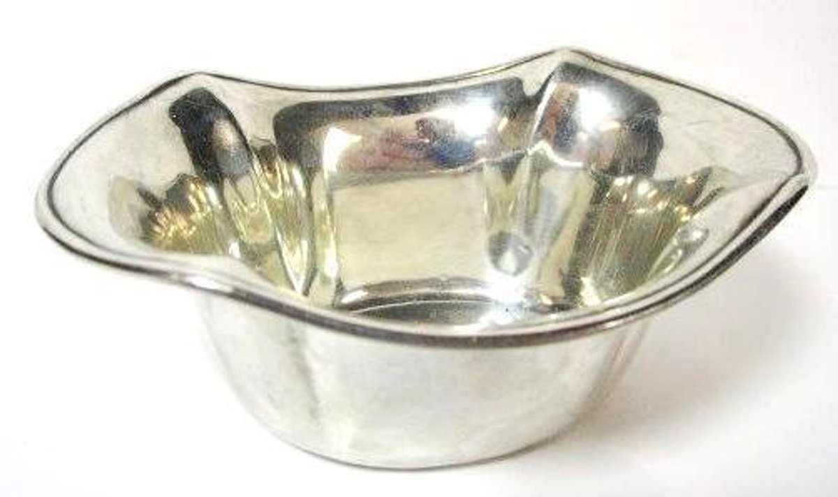 International sterling nut dish