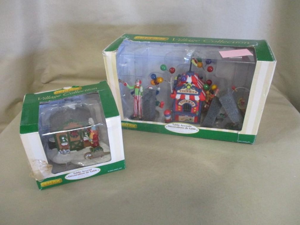 (2) Lemax table accents in box