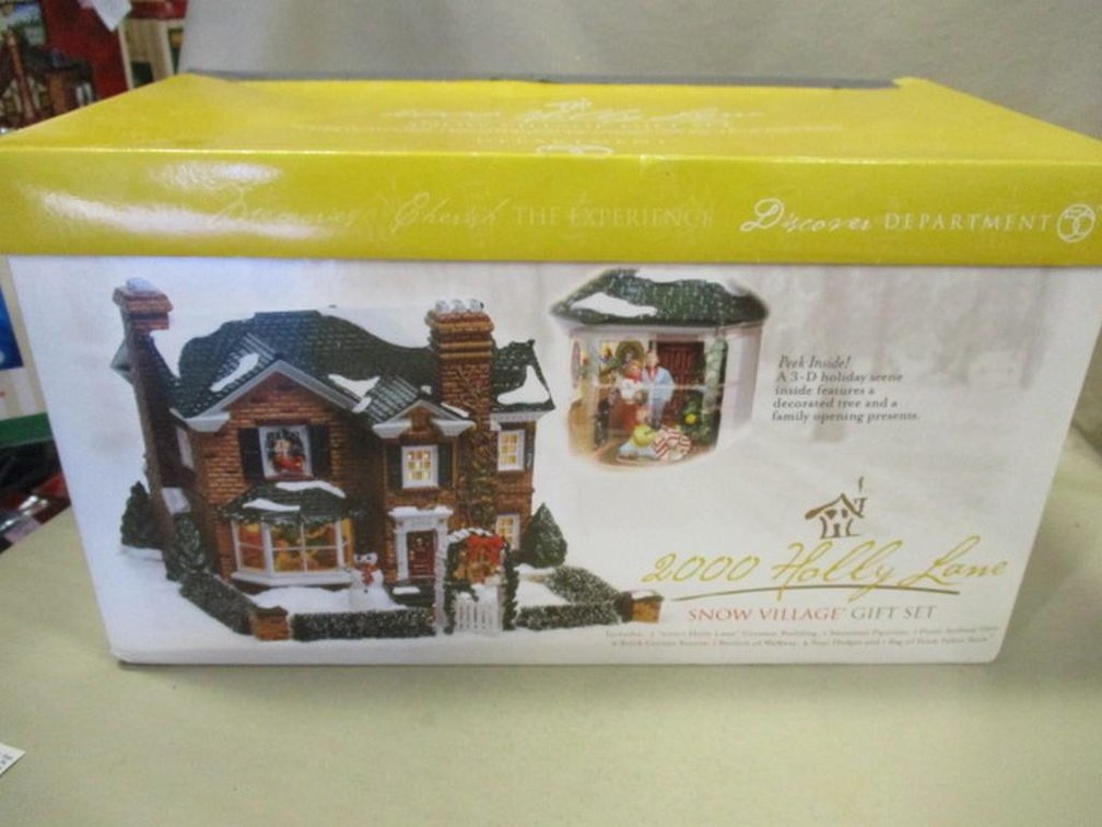 Dept 56 2000 Holly Lane Snow Village gift set in box