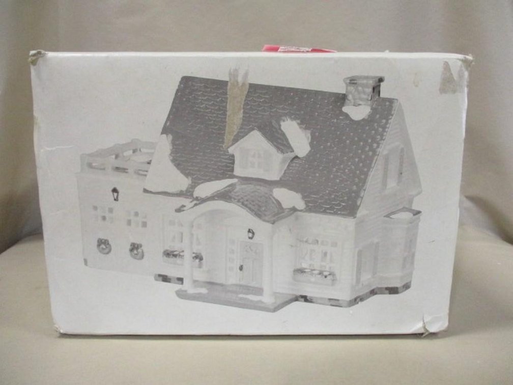 Dept 56 North Creek Cottage in box