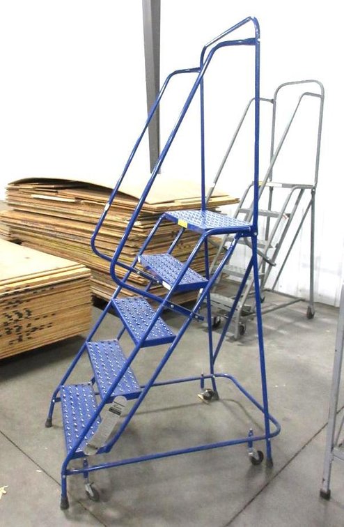 Louisville 4-Wheel rolling warehouse ladder (wheels are bad)