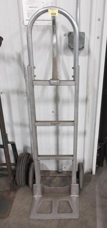 Magliner aluminum 2-wheel cart