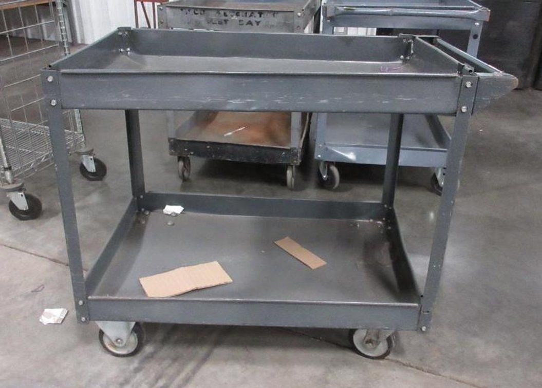 Steel 4-wheel cart with handle (has a lean to it)