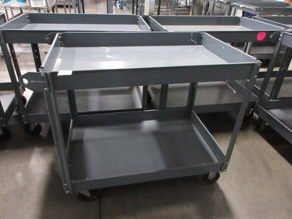 Steel 4-wheel cart missing handle