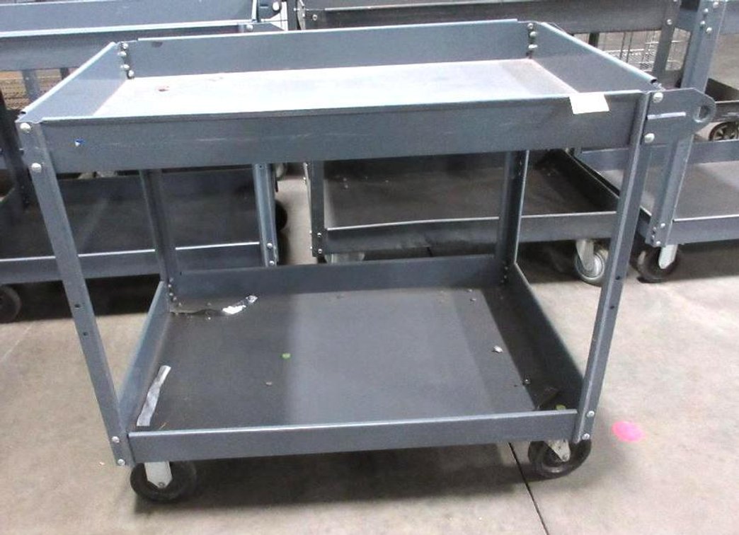 Steel 4-wheel cart missing handle