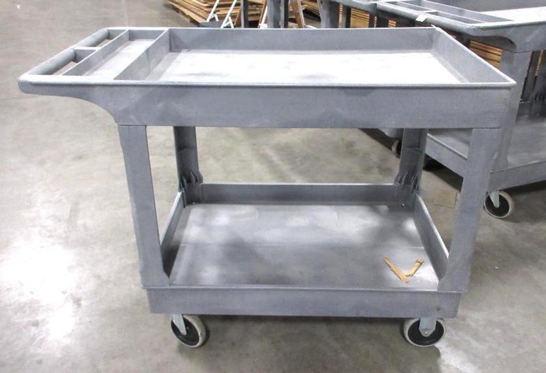 Uline plastic 4-wheel cart