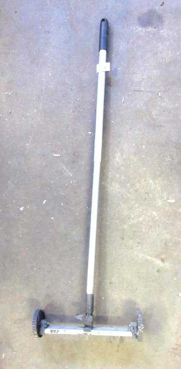 Magnetic roller