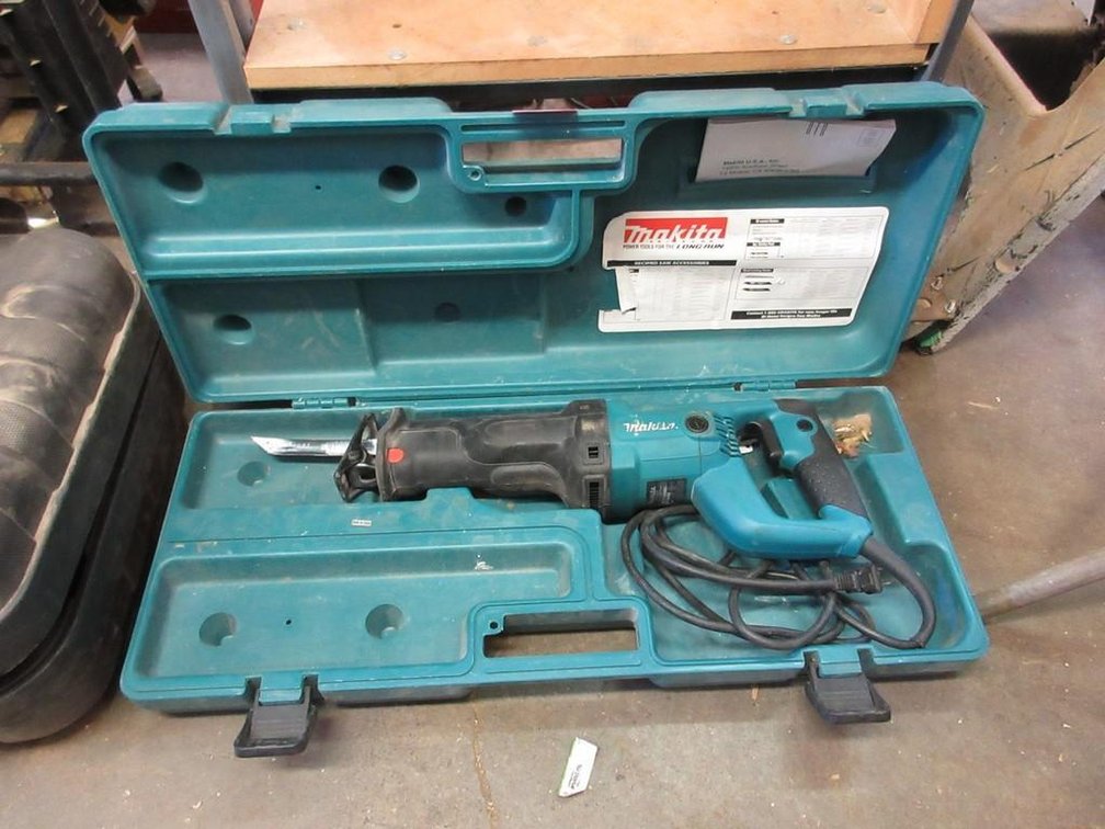 Makita reciprocating saw