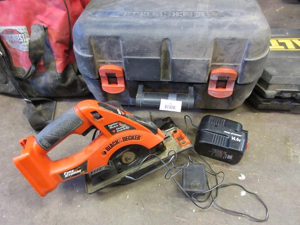 Black & Decker 14.4V Firestorm cordless circular saw