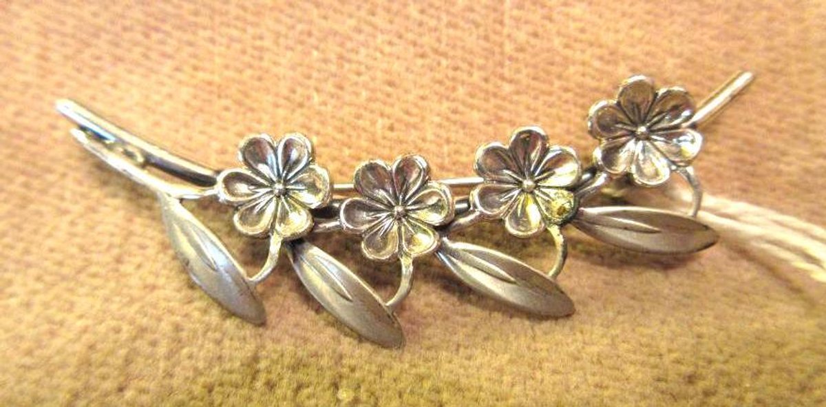 Beau sterling floral broach