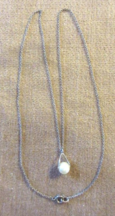 Sterling chain with pearl