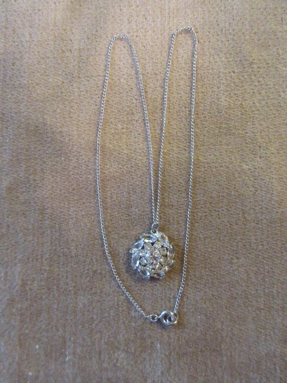 Sterling necklace with clear stone pendant