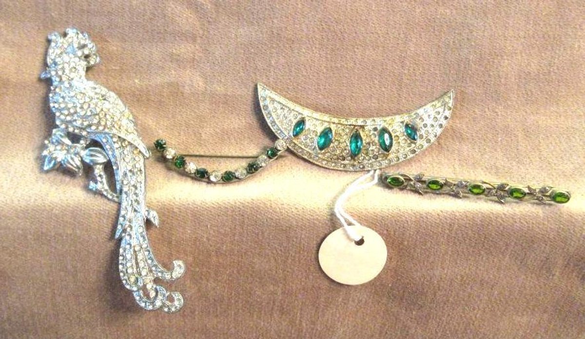 (4) Antique broaches