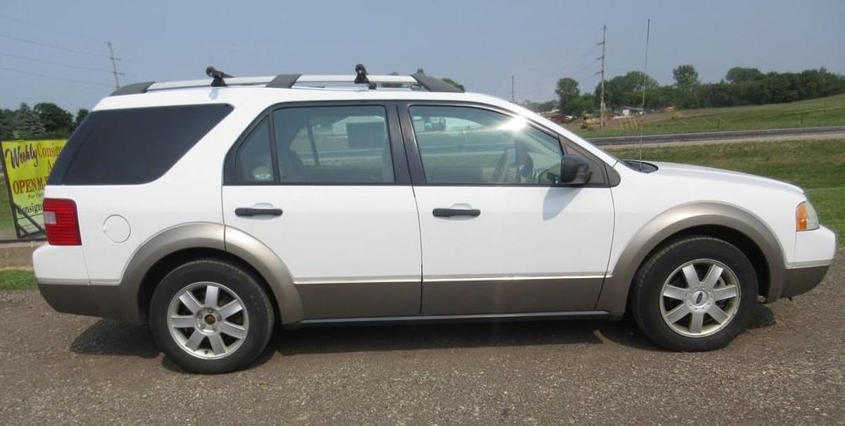 2005 Ford Freestyle sport utility (runs and drives, vehicle will be registered at the time of pickup, subject to fees)