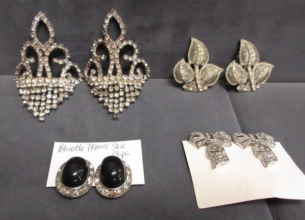 (4) Pair of vintage shoe clips