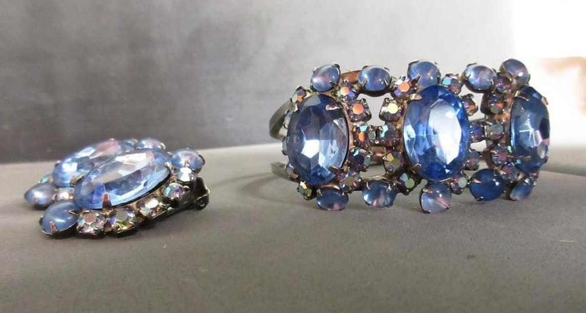 Vintage two tone blue clasp bracelet and clip-on earring set