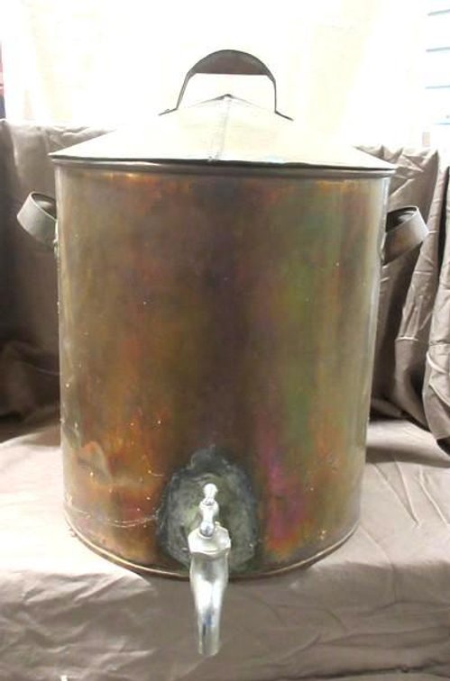 Copper drink dispenser with cover