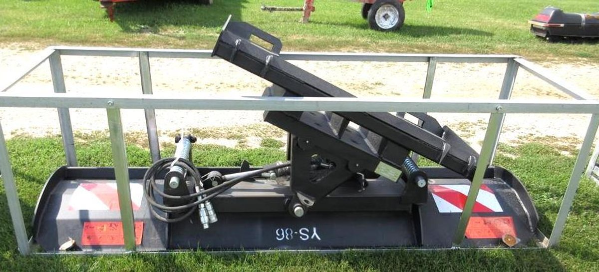 Skid steer quick tach snow bucket