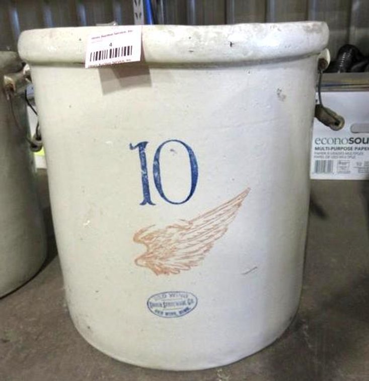 10 Gallon Red Wing Union Stoneware crock