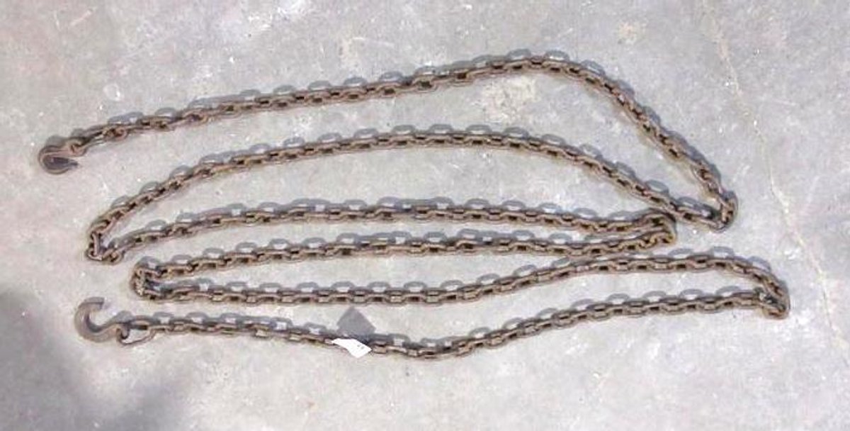 Chain with hook ends