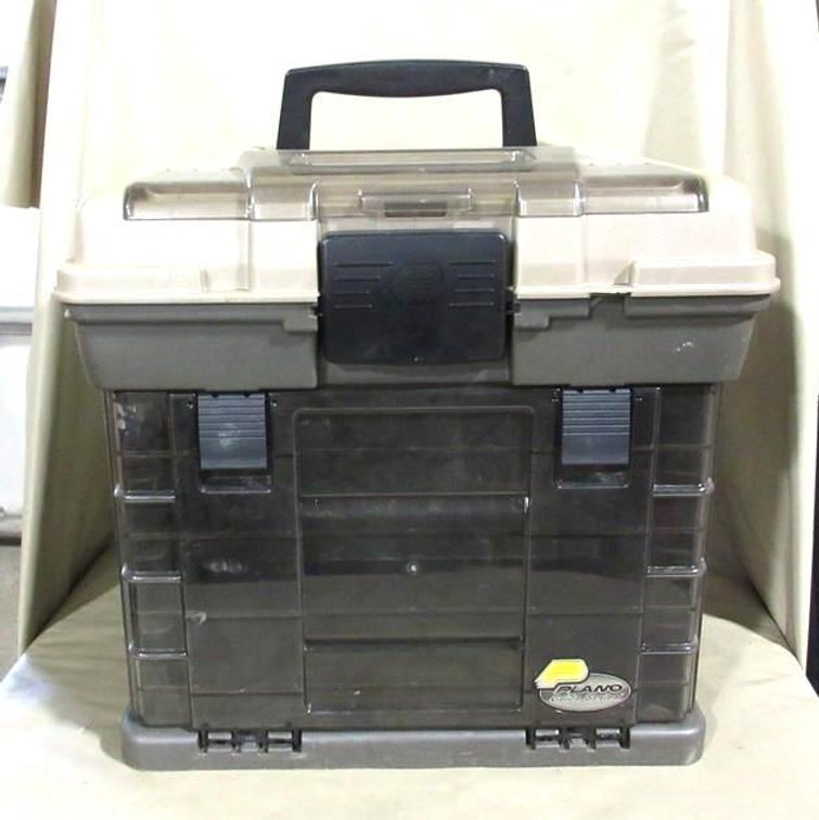 Plano Guide Series plastic tackle box