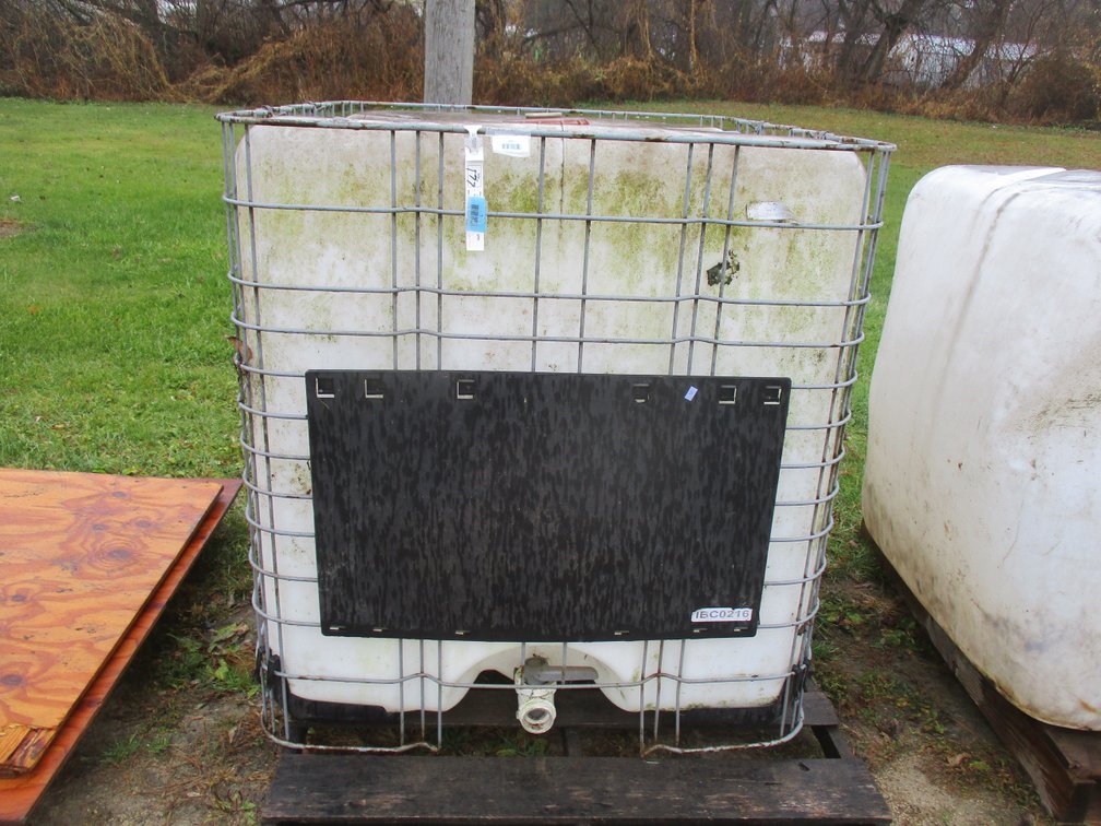 Poly tote with metal frame