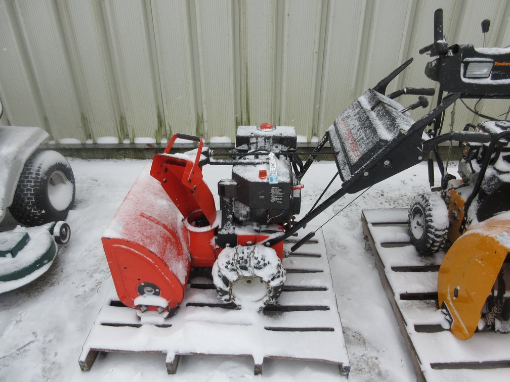 Ariens ST724 gas snowblower