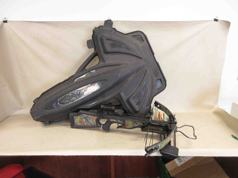 Horton crossbow with hard case