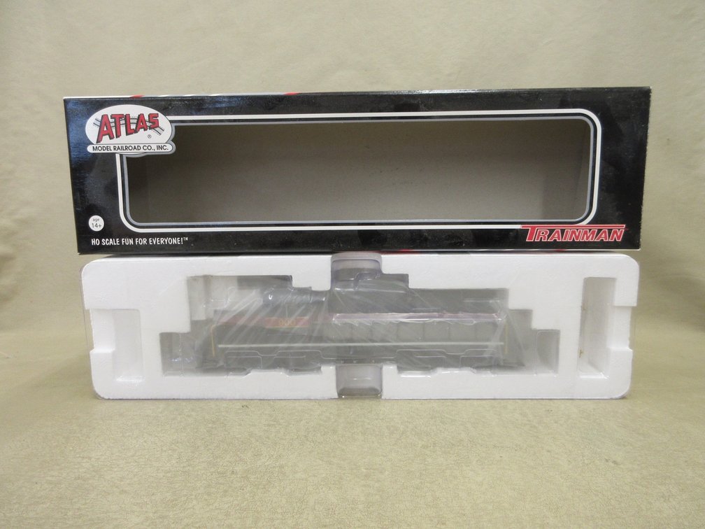 Atlas HO Trainman RS-36 locomotive Iowa Interstate Road #900