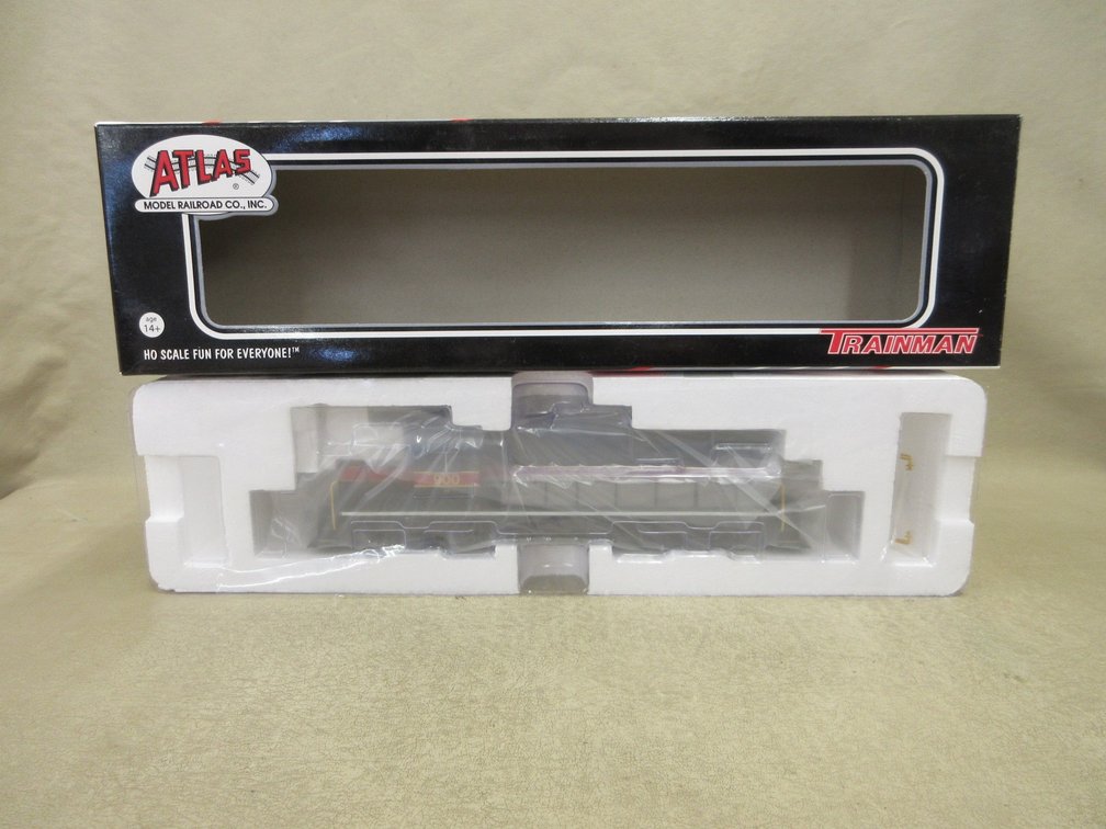 Atlas HO Trainman RS-36 locomotive Iowa Interstate Road #900