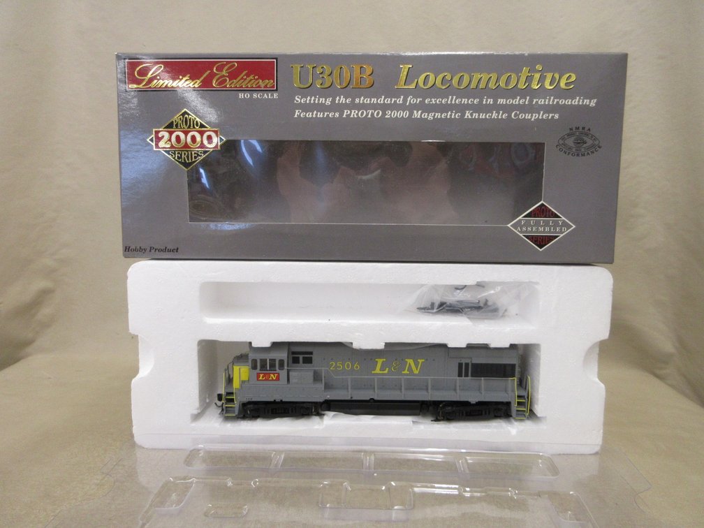 Proto 2000 Series U30B locomotive L & N #2506