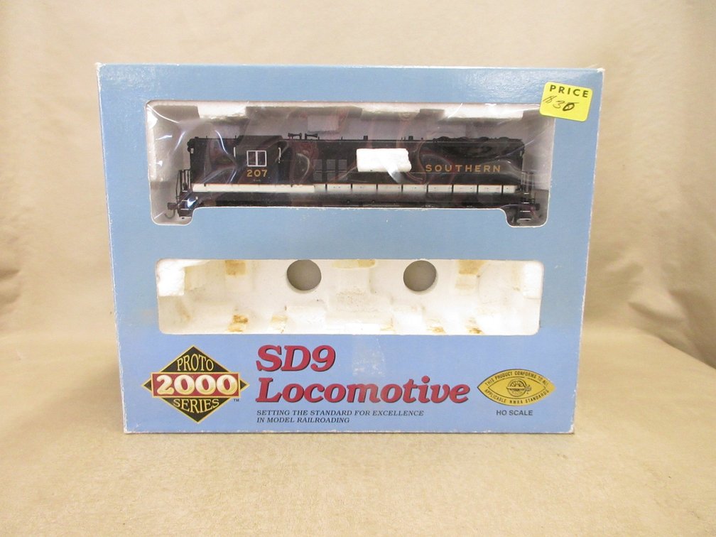 Proto 2000 Series SD9 locomotive Southern (C of G) #207 w/o dynamic brakes