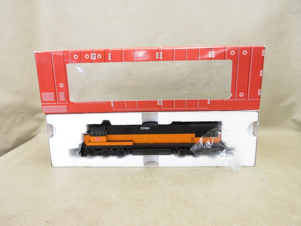 Atlas HO Scale Locomotive U33C Milwaukee Road #5700
