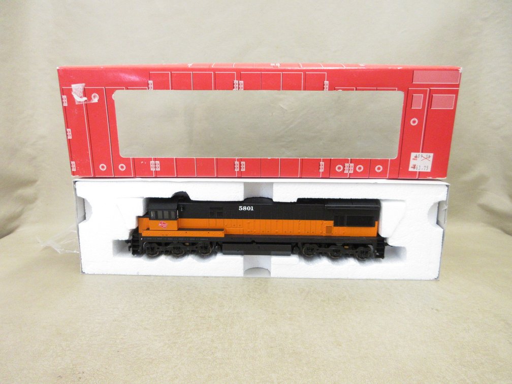 Atlas Ho Scale Locomotive Milwaukee Road #5801