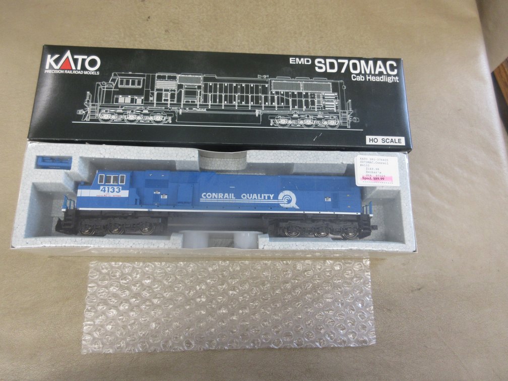 KATO EMD SD70MAC Cab Headlight Conrail #4133
