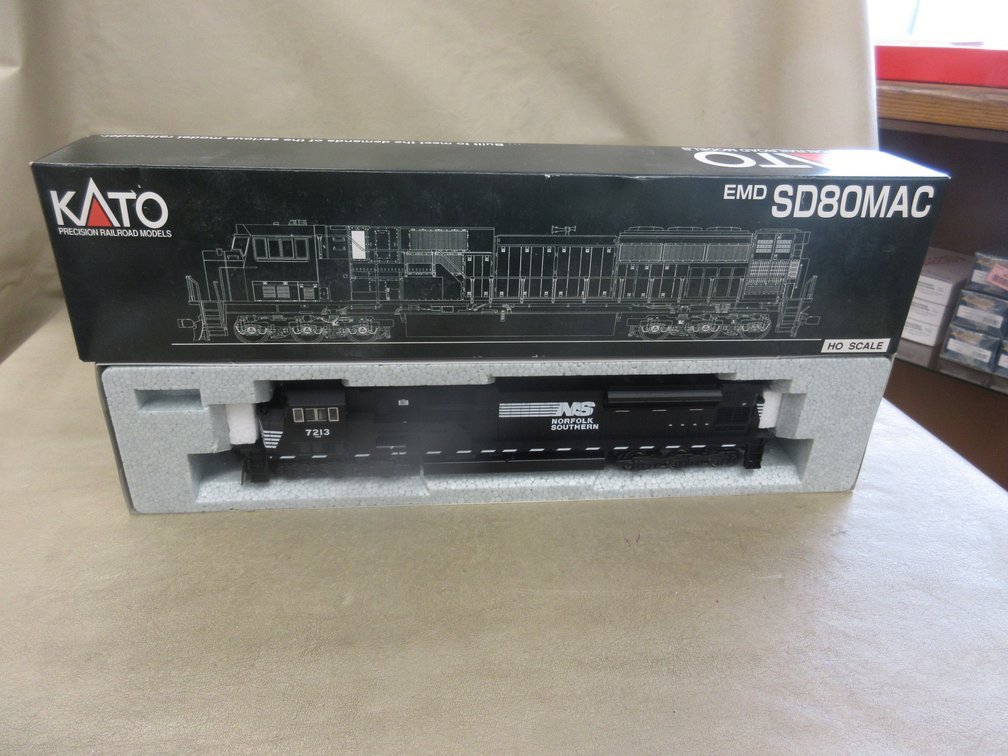 KATO EMD SD80MAC Norfolk Southern #7213