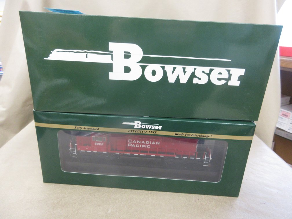 Bowser Executive Line SD30C-ECO Road #5023