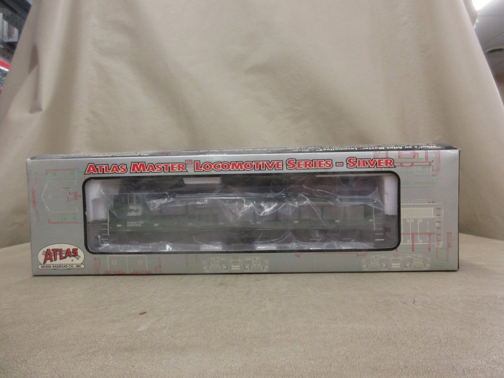 Atlas master locomotives Series Silver U30C phase 3 locomotive Burlington Northern Road #5348