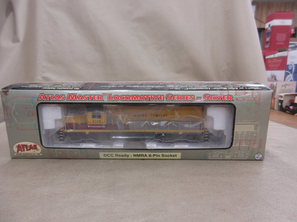 Atlas Master Locomotive Series Silver HO C420 locomotive Erie Mining Road #4219