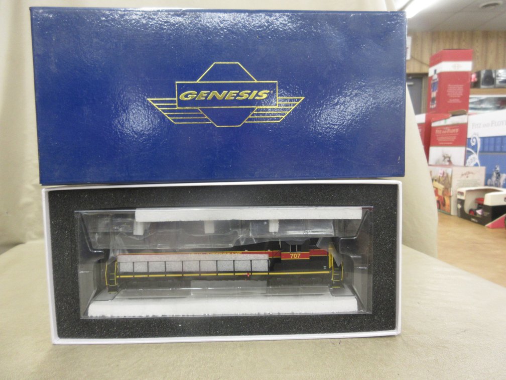 Genesis Iowa Instate locomotive GP38-2 Phase 1 #707