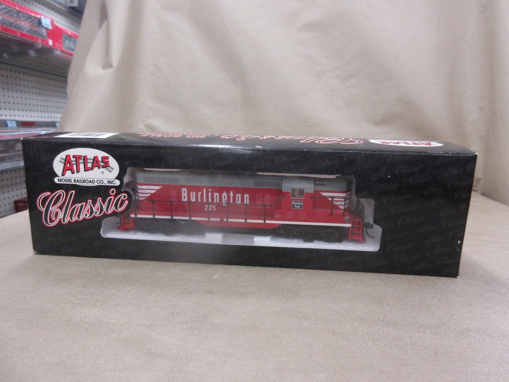 Atlas classic HO Scale Locomotive EMD GP-7 locomotive Burlington #225
