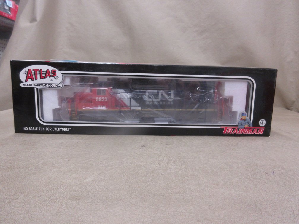 Atlas HO Trainman GP38-2 locomotive Canadian National (GTW) road #5833