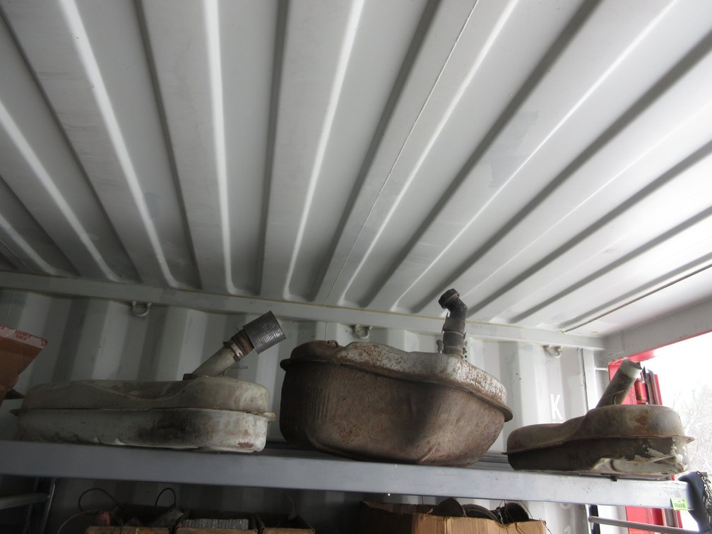 Group of fuel tanks