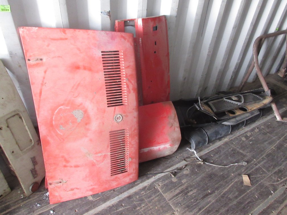 Group of auto parts