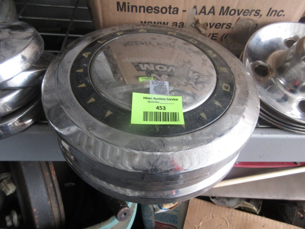 (4) Alfa Romeo hub caps
