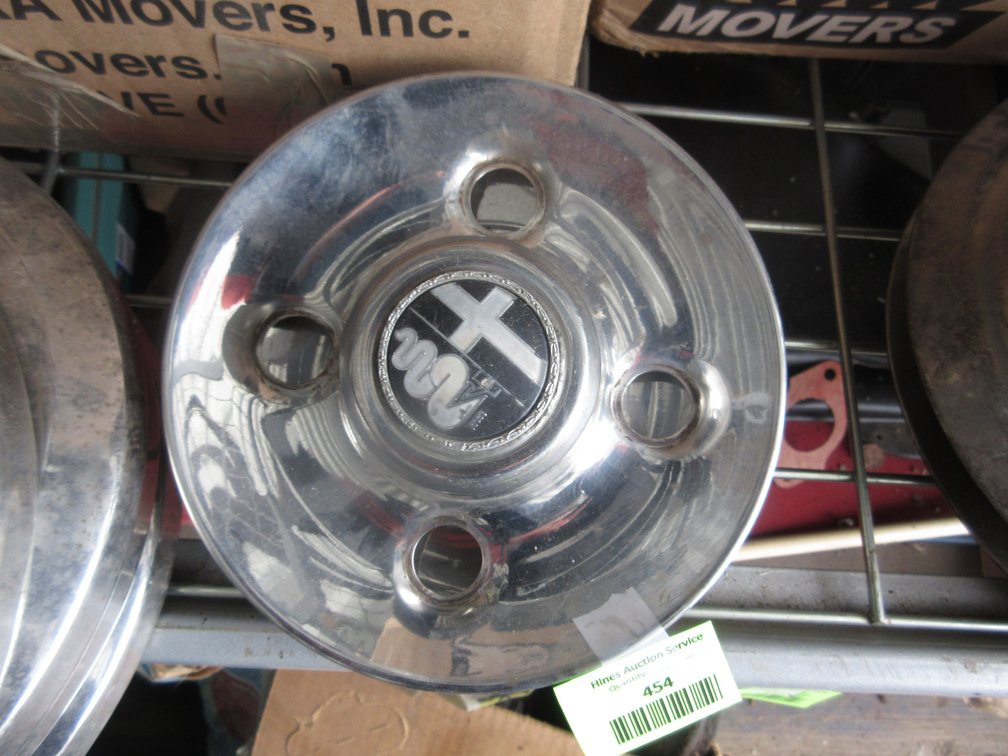 (4) Alfa Romeo hub caps