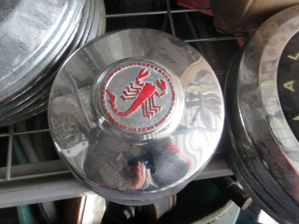 (4) Abarth hub caps