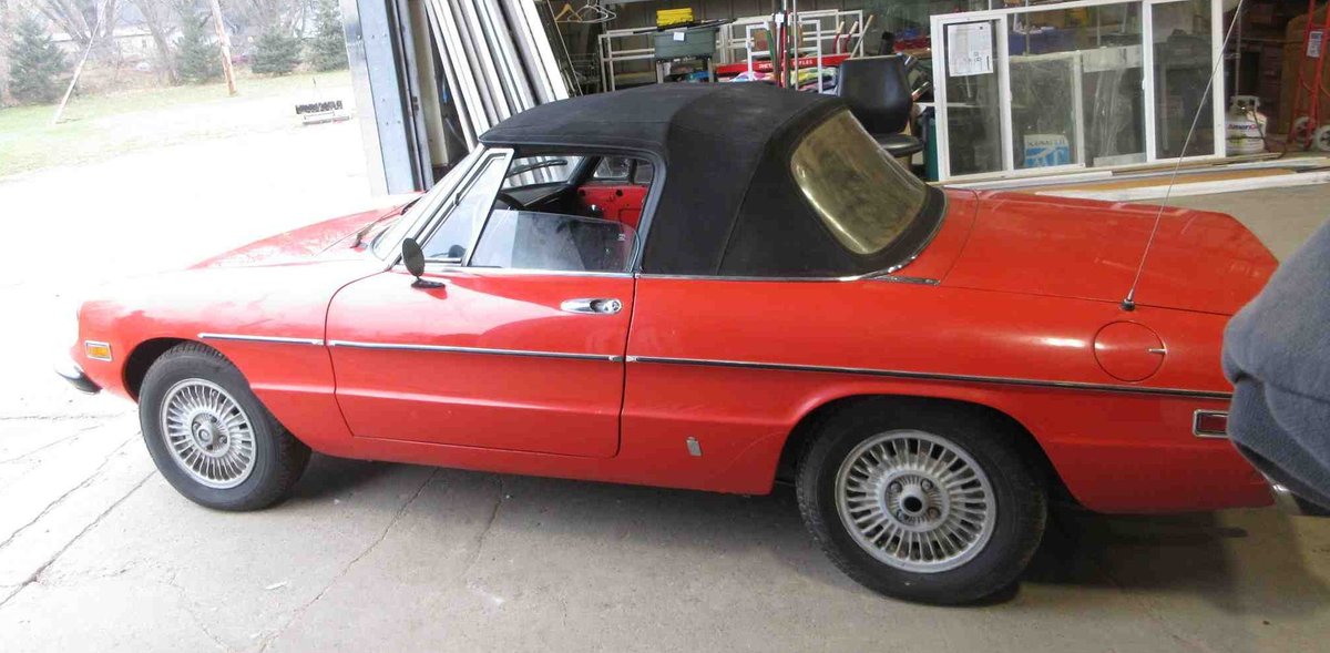 1974 Alfa Romeo Iniezione 2000 spider convertible (sells with bill of sale only)