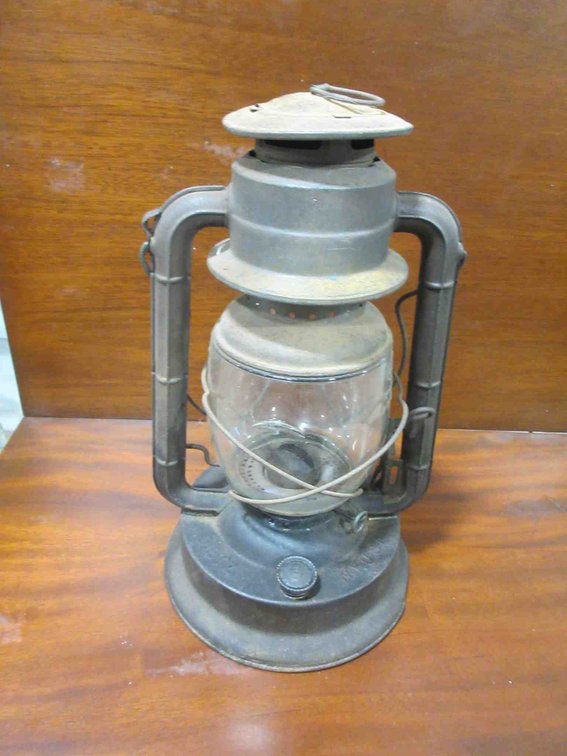 Dietz No. 2 D-Lite lantern