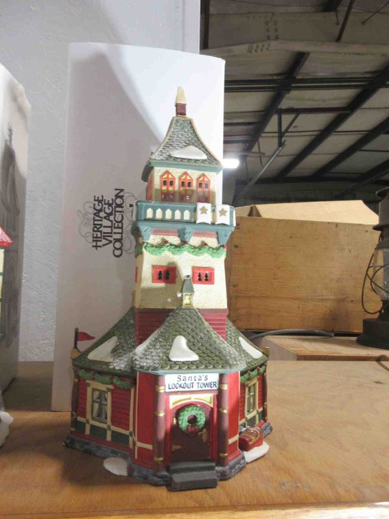 Dept. 56 North Pole Series building